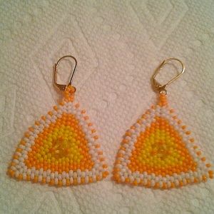 "Candy Corn" reversible beaded pair of earrings